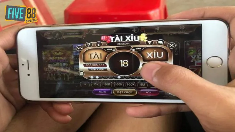 Tài xỉu Five88 - Sân Chơi Uy Tín Với Tỷ Lệ Cược Hấp Dẫn 4 Giao diện dễ dàng thao tác cược trên điện thoại